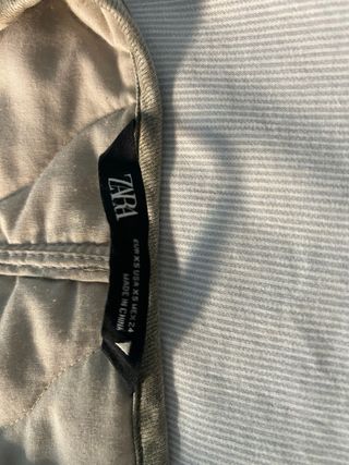 Cazadora Zara acolchada verde militar Talla XS