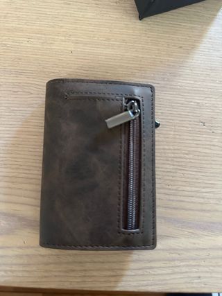 Cartera magnética DARAKO Marrón