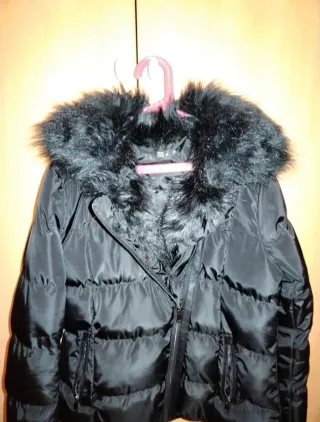 Anorak mujer negro con capucha