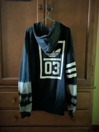 Sudadera Adidas Negra y Blanca