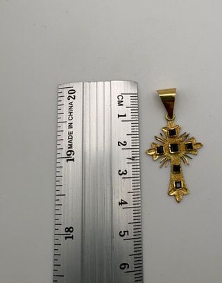 Cruz Oro 18K con Zafiros Negros