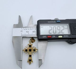 Cruz Oro 18K con Zafiros Negros