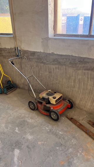 Cortacésped antiguo