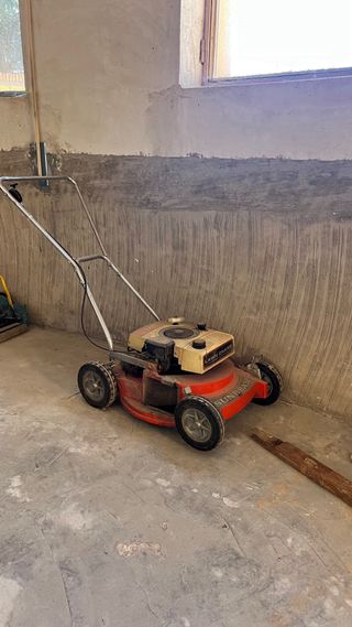 Cortacésped antiguo