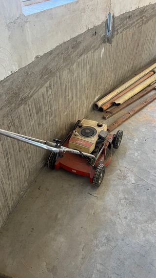 Cortacésped antiguo