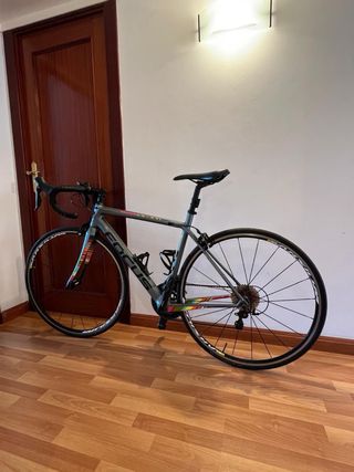 Bicicleta de carretera con rodillo