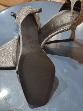 Zapatos de fiesta plateados