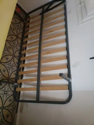 Se vende somier de láminas con patas