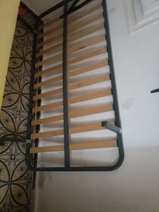 Se vende somier de láminas con patas