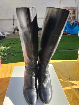 Stivali in pelle nera n. 36
