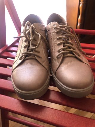 Zapatos casuales dorado cobrizo con plataforma