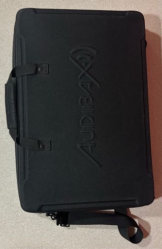 Controlador DJ Traktor S2 MK3 + Maletín