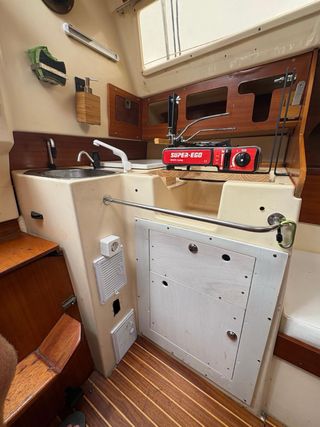 Velero Dufour 2800 (1977) con motor Volvo