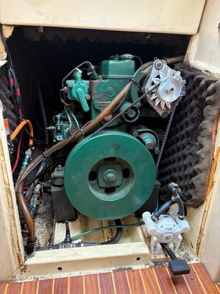 Velero Dufour 2800 (1977) con motor Volvo