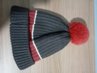 Gorro infantil Olex con pompón. Talla 2-3 años