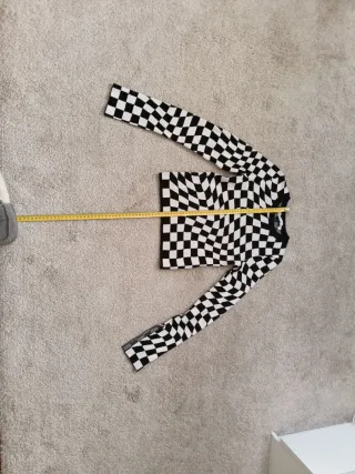 Jersey Bershka blanco y negro estampado