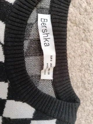 Jersey Bershka blanco y negro estampado