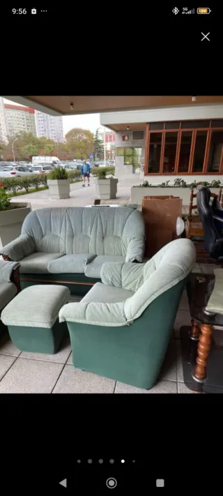 Set divani, 2 poltrone e pouf