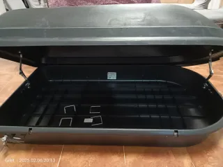 Baúl de techo para coche.