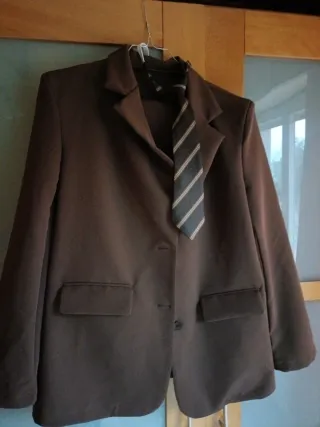 Giacca e pantalone donna marrone più Cravatta