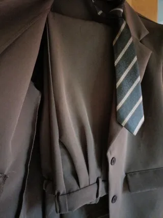 Giacca e pantalone donna marrone più Cravatta