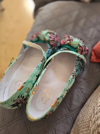 Zapatos fallera florales