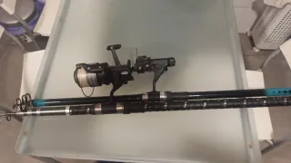 Caña de pescar con carrete