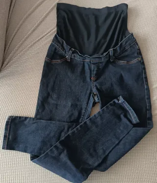 Jeans premaman blu scuro.