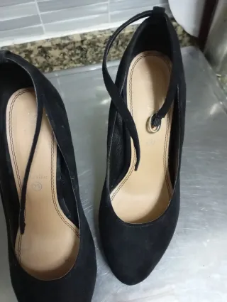 Zapatos de tacón negros talla 39