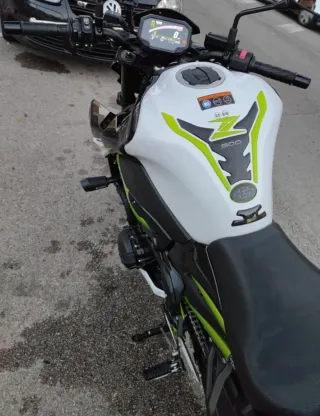 Kawasaki Z900 Full