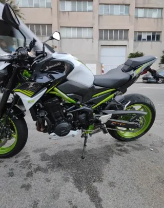 Kawasaki Z900 Full