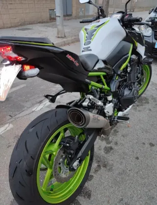 Kawasaki Z900 Full
