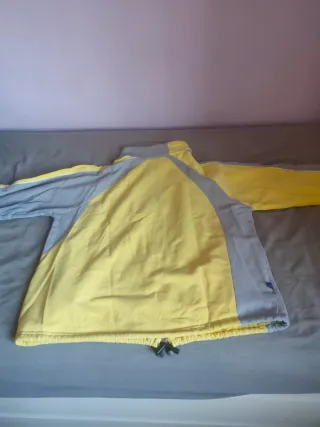 Chaqueta Regina Carmeli gris y amarilla