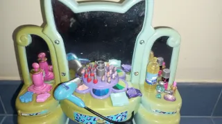 TOCADOR Y ACCESORIOS MUÑECA CATWALK KITTIES JET