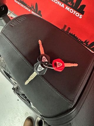 YAMAHA XSR 900 ABS DEL AÑO 2019 !!! IMPECABLE !!!