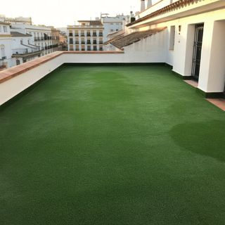 Césped artificial reutilizado