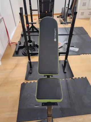 Banco abdominales Domyos y pesas