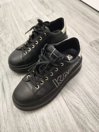 Zapatillas Karl Lagerfeld negras y doradas