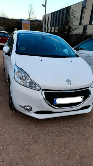 Peugeot 208 2015