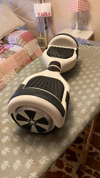Hoverboard blanco con cargador