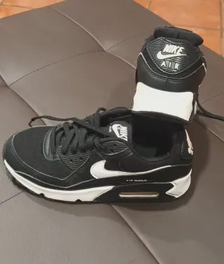 Zapatilla Nike Air Max Mujer Negra y Blanca