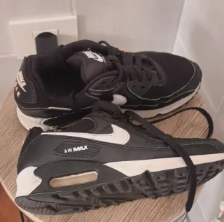 Zapatilla Nike Air Max Mujer Negra y Blanca