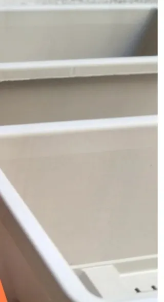 Set 3 vasi per piante grigi nuovi mai usati.