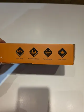 Teclado Krom Kluster RGB Mecánico