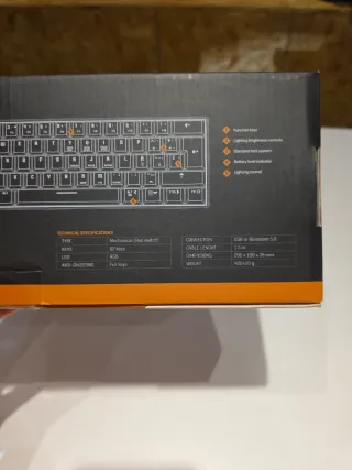 Teclado Krom Kluster RGB Mecánico