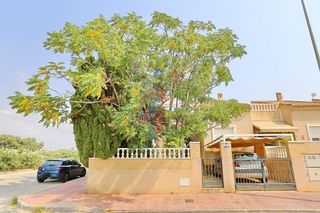 Casa adosada en venta en Urbanizaciones en Guardamar del Segura