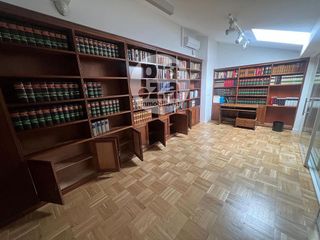 Oficina en alquiler en Plaza España - Villa Pilar - Reyes Católicos - Vadillos en Burgos