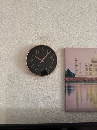Reloj de Pared Negro y Dorado