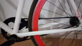 Bicicleta Fixie Blanca y Roja