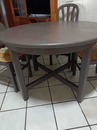 Mesa extensible+ 4 sillas+ fundas+ mantel teflón